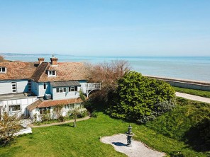 9 Bedroom Luxury Beachfront House with Real Sunlight sun room in Dymchurch, Kent, England
